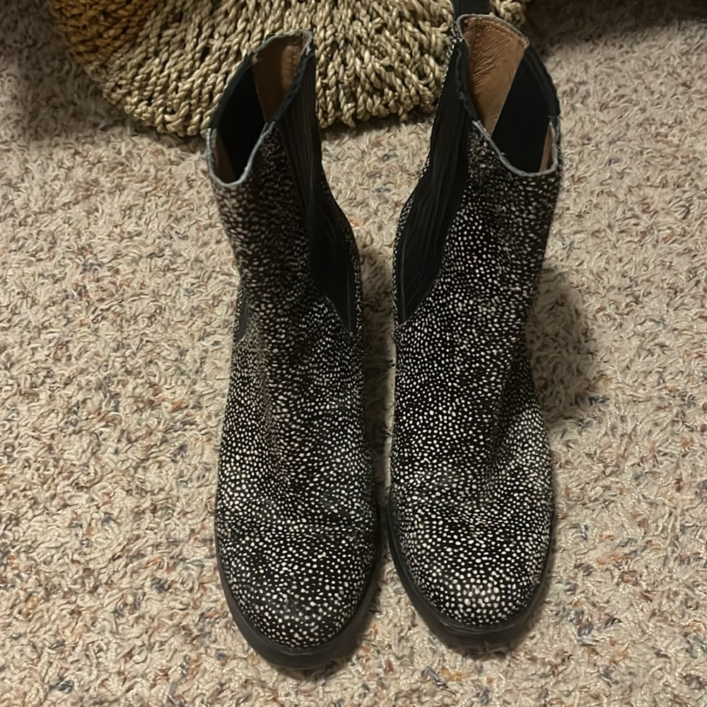 Super Cute Uggs - image 2